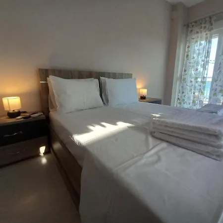Breeze - Cozy Beachfront Lux - Listen Piano & The Waves *