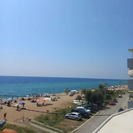 Breeze Lux Halkidiki -beachfront - Listen Piano & The Waves Сasa de vacaciones *