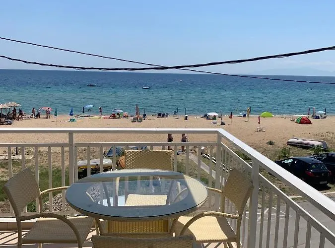 Casa vacanze Breeze - Cozy Beachfront Lux - Listen Piano & The Waves Flogita