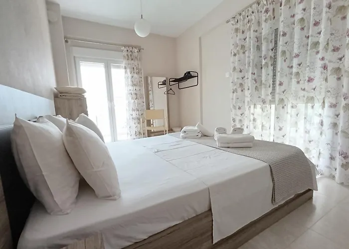 Breeze - Cozy Beachfront Lux - Listen Piano & The Waves *