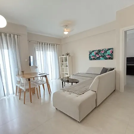 Breeze Lux Halkidiki -beachfront - Listen Piano & The Waves