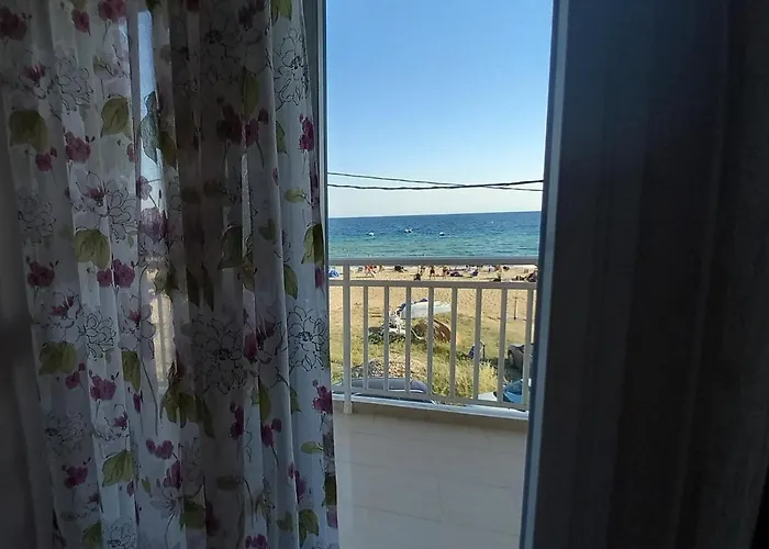 Breeze Lux Halkidiki -beachfront - Listen Piano & The Waves